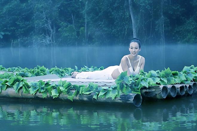 仰臥扭腰，讓線條更優(yōu)美！