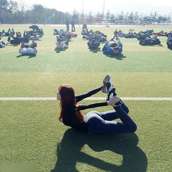 韓最美體育老師秀瑜伽