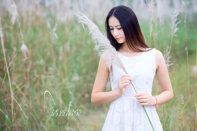 眼鏡蛇扭轉(zhuǎn)式，瑜伽讓你從頭美到