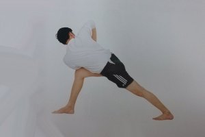 印度瑜伽纖腰瑜伽—三角扭轉(zhuǎn)側伸展式