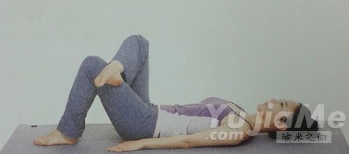 看著電視翹美臀2