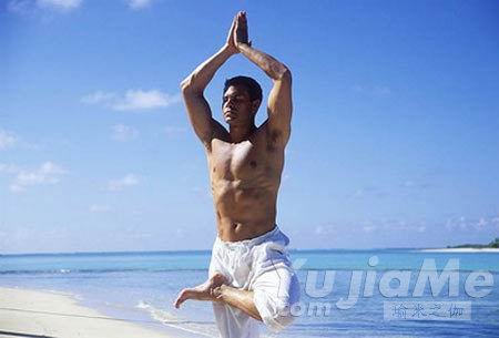 公交男司機(jī)練成瑜珈達(dá)人練沒一身病開了瑜珈館2
