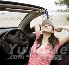 這樣也行？堵車(chē)時(shí)可練習(xí)3個(gè)瑜伽健身操2