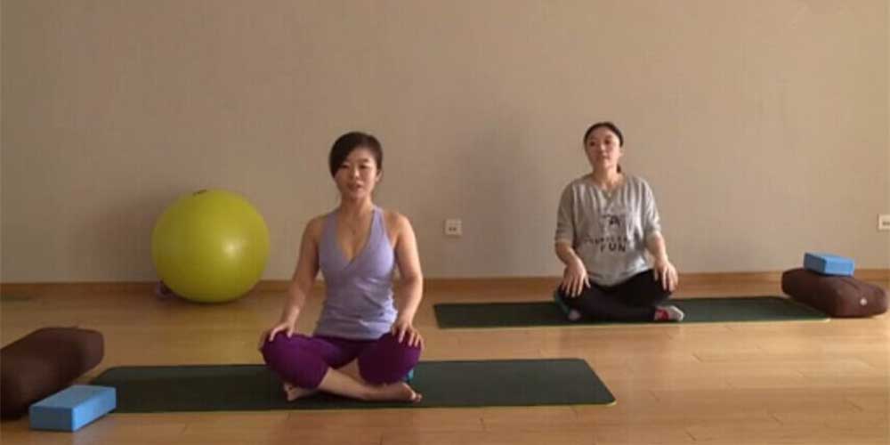 輕松練習(xí)孕婦瑜伽（上）